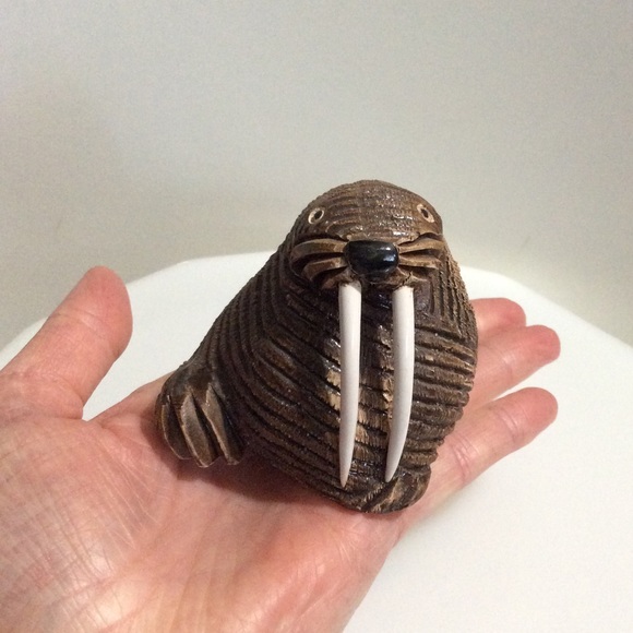 Vintage hand sculpted in Uruguay clay walrus - Picture 6 of 7